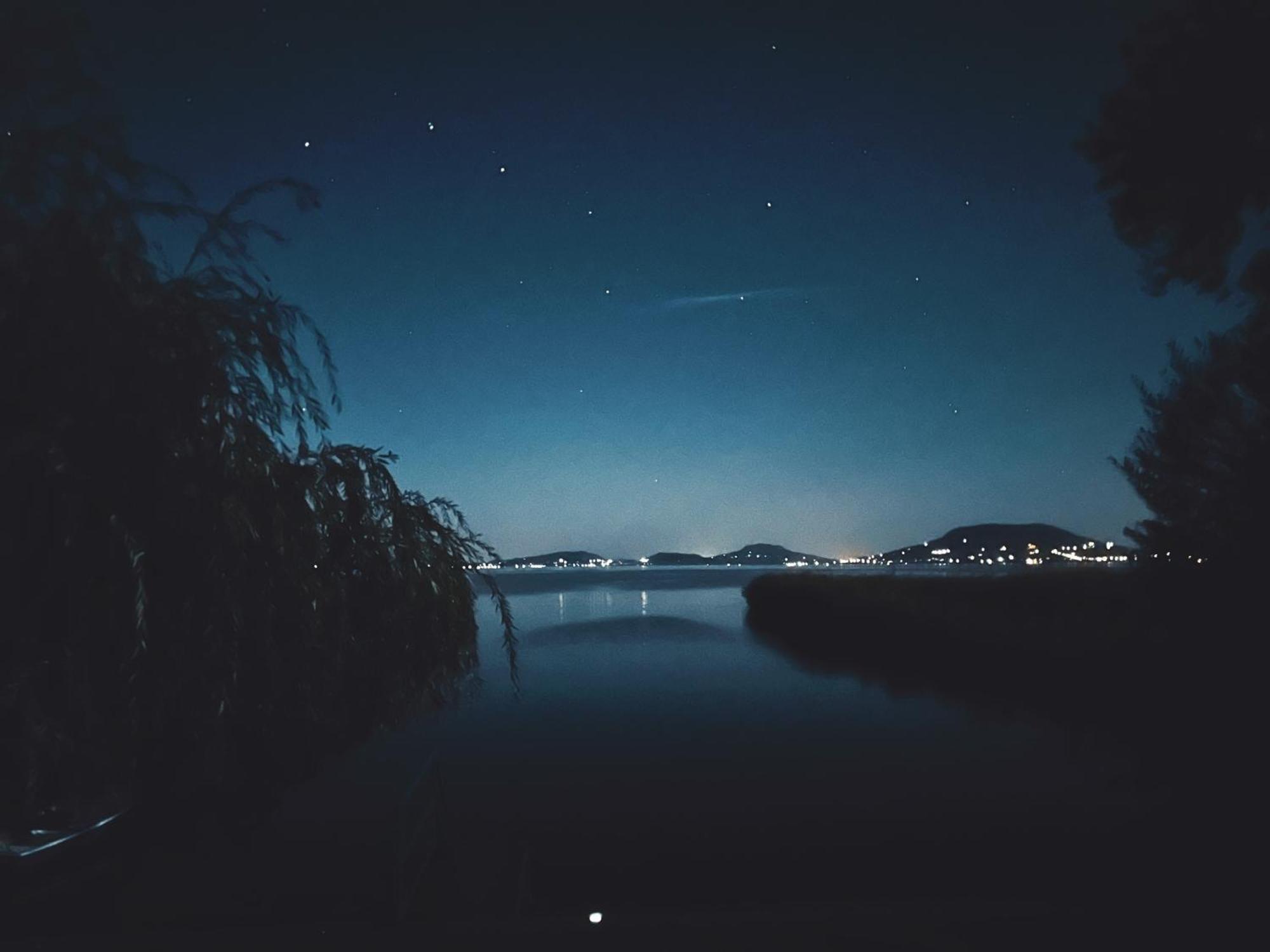 בלטונפנבש Balaton A Kertben - Balaton In The Garden - Beachfront Houses With Beautiful View, Private Beach מראה חיצוני תמונה
