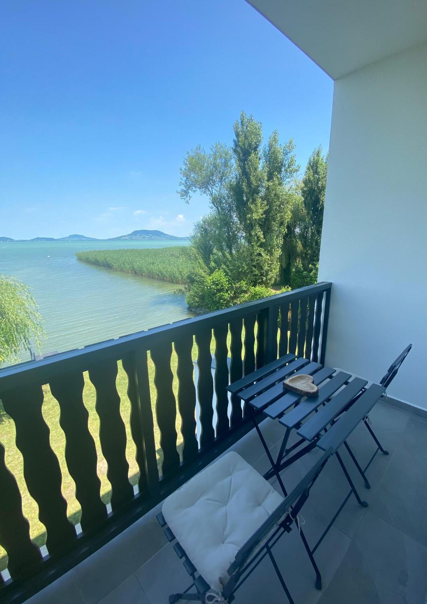 בלטונפנבש Balaton A Kertben - Balaton In The Garden - Beachfront Houses With Beautiful View, Private Beach מראה חיצוני תמונה