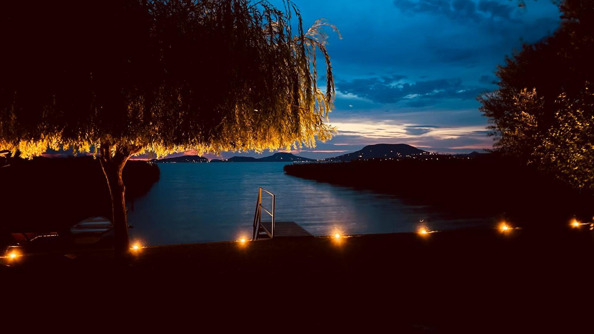 בלטונפנבש Balaton A Kertben - Balaton In The Garden - Beachfront Houses With Beautiful View, Private Beach מראה חיצוני תמונה