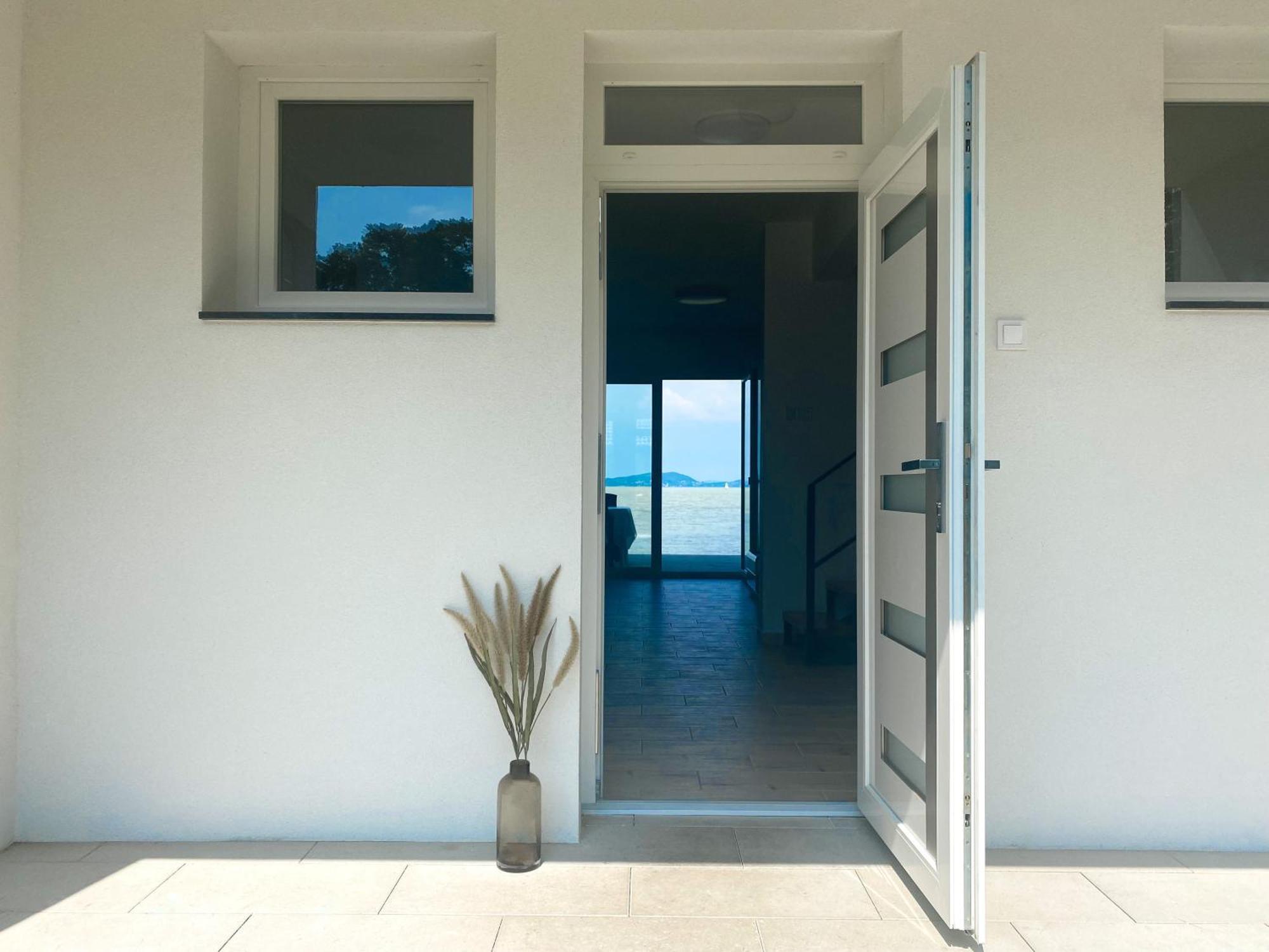 בלטונפנבש Balaton A Kertben - Balaton In The Garden - Beachfront Houses With Beautiful View, Private Beach מראה חיצוני תמונה