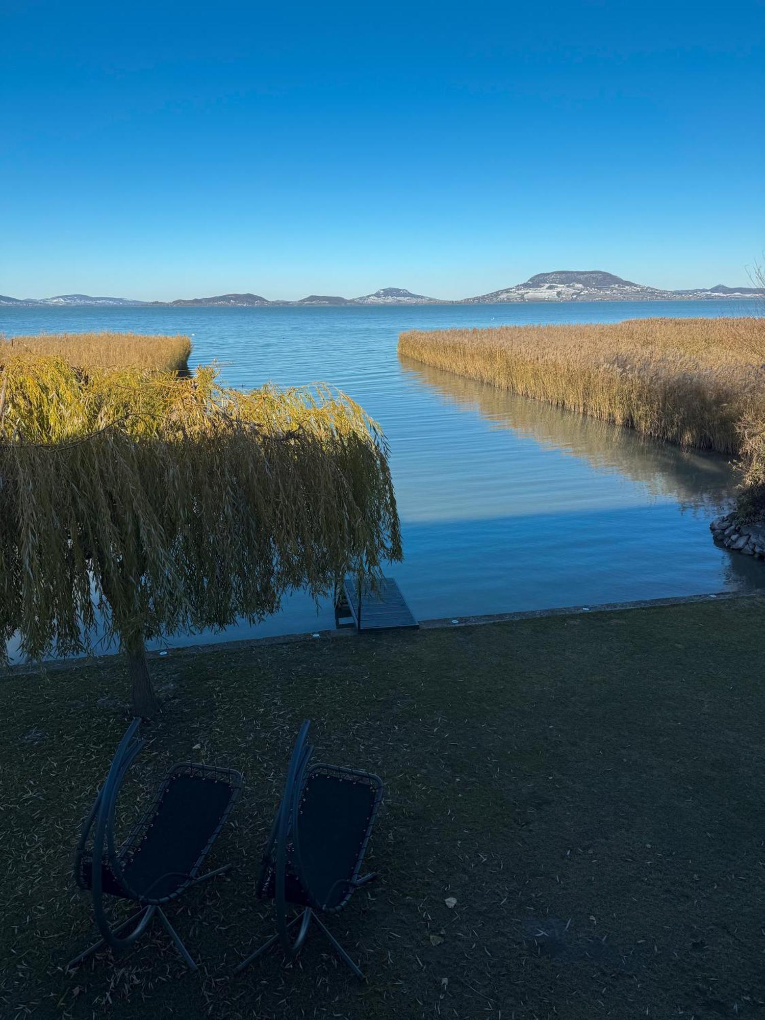 בלטונפנבש Balaton A Kertben - Balaton In The Garden - Beachfront Houses With Beautiful View, Private Beach מראה חיצוני תמונה