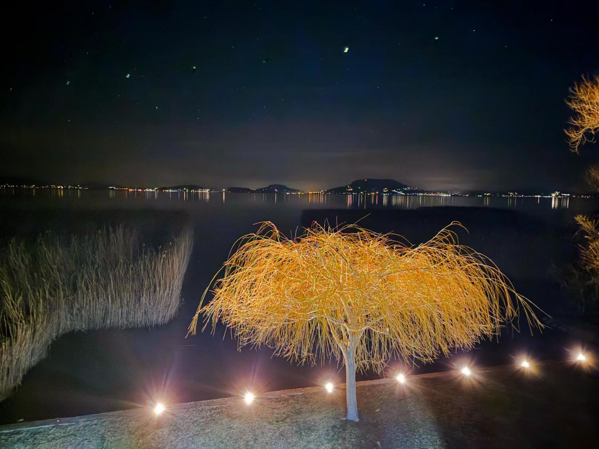 בלטונפנבש Balaton A Kertben - Balaton In The Garden - Beachfront Houses With Beautiful View, Private Beach מראה חיצוני תמונה