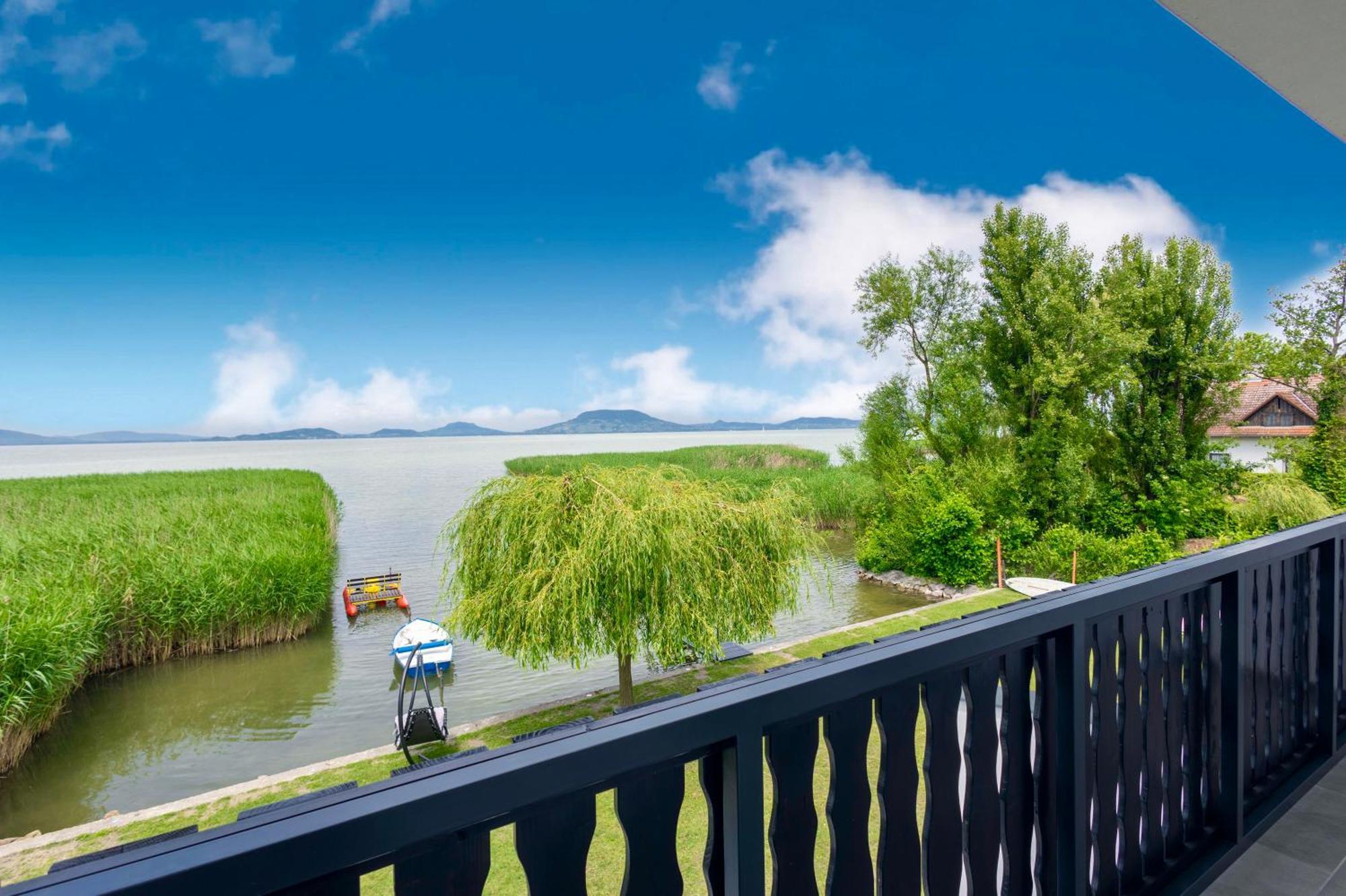 בלטונפנבש Balaton A Kertben - Balaton In The Garden - Beachfront Houses With Beautiful View, Private Beach מראה חיצוני תמונה