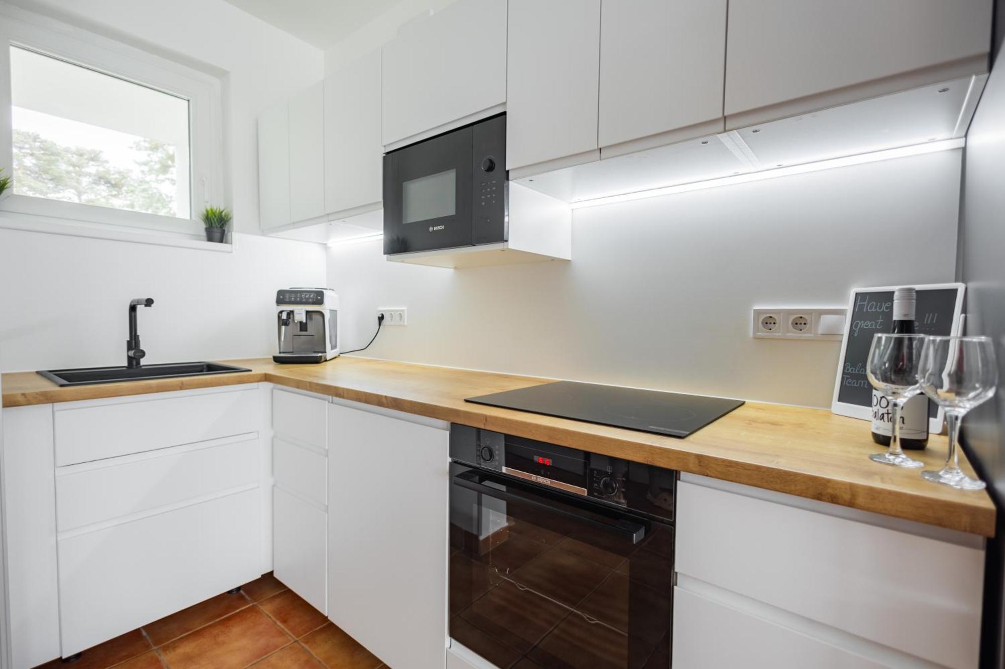 בלטונפנבש Balaton A Kertben - Balaton In The Garden - Beachfront Houses With Beautiful View, Private Beach מראה חיצוני תמונה